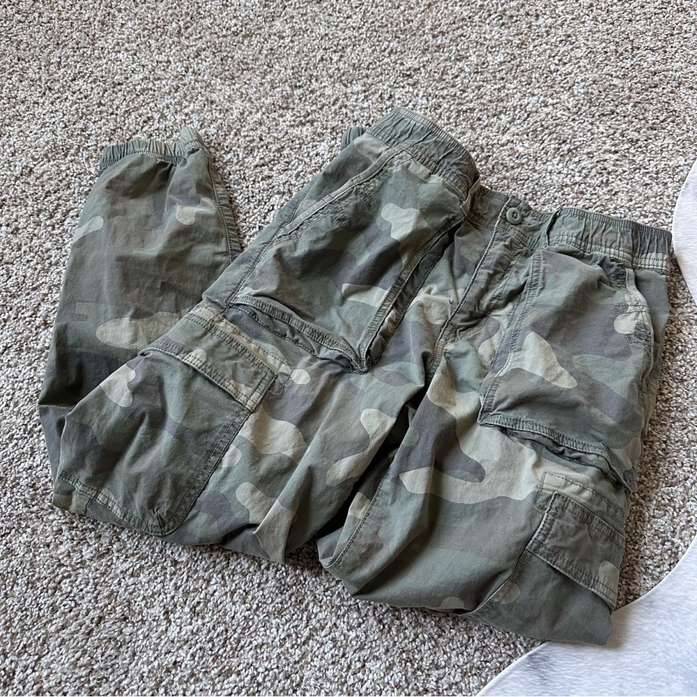 American Eagle Camo Cargo Pants